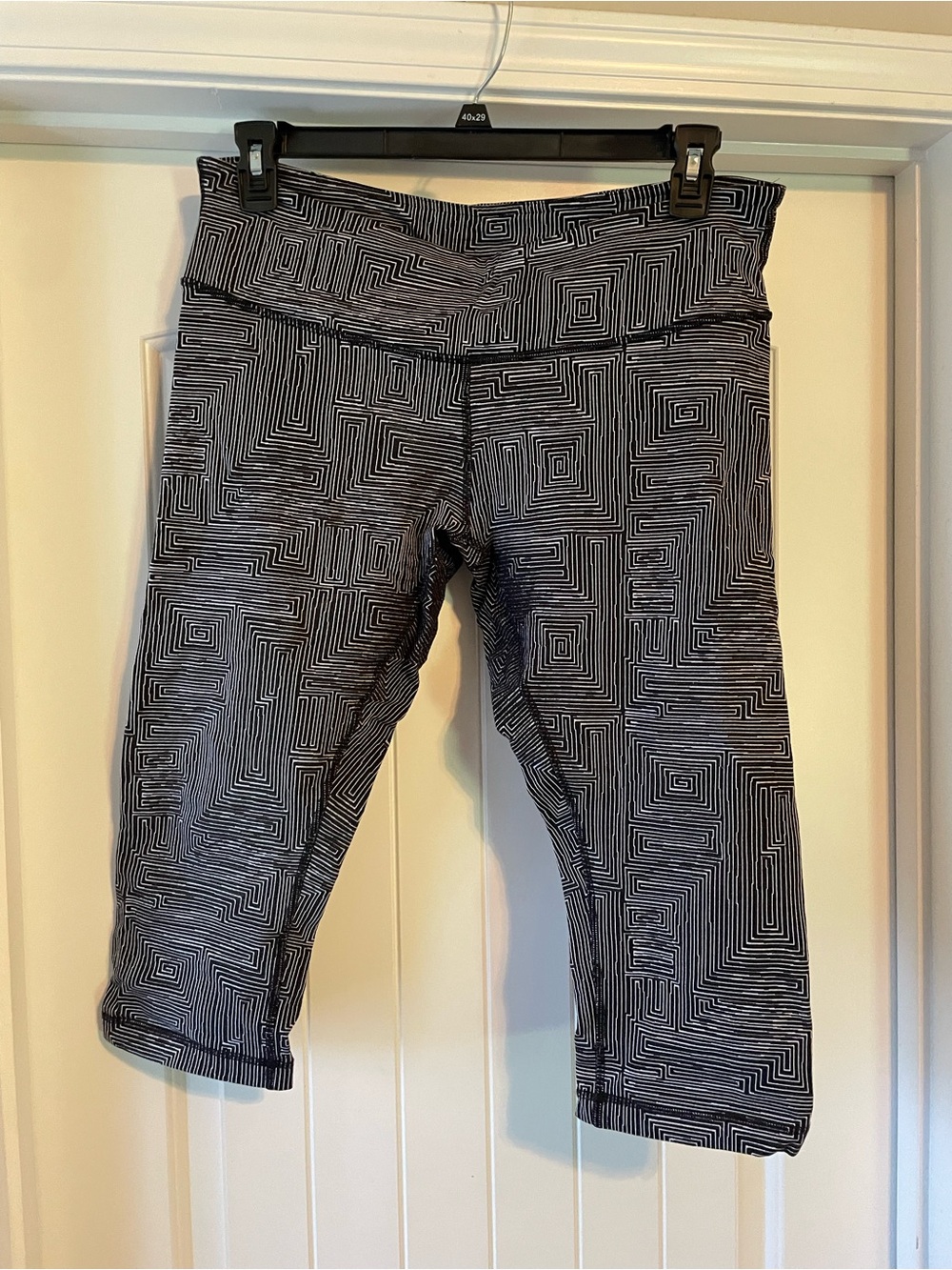 Lululemon athletica Black & White Geometric Pattern Cropped Leggings